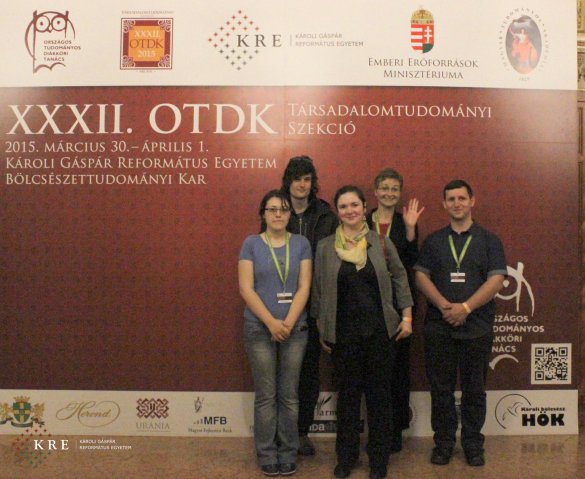 OTDK fal előtt készült képek